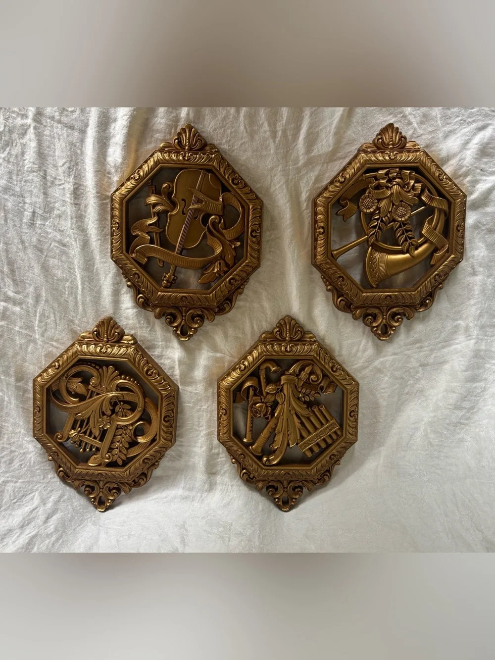 HOMCO Musical Wall Plaque Set - Decorative Home Wall Art